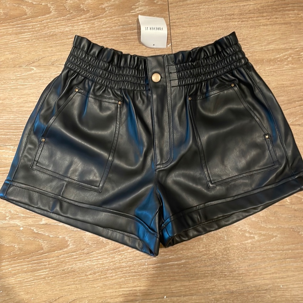 Forever 21 Black Leather Shorts Size L - Never Worn